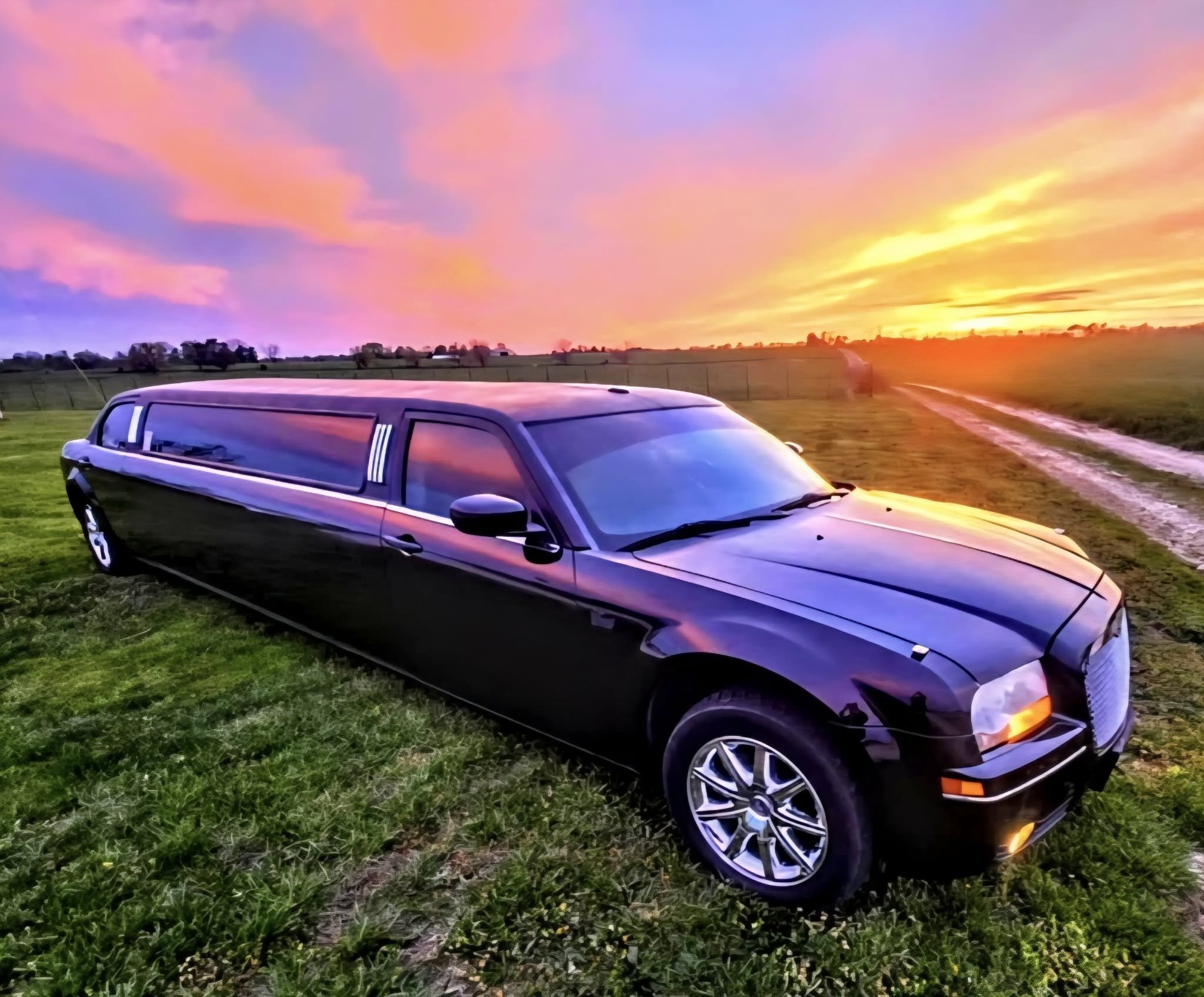 The Executive Chrysler 300 Luxury Limo Springfield Missouri