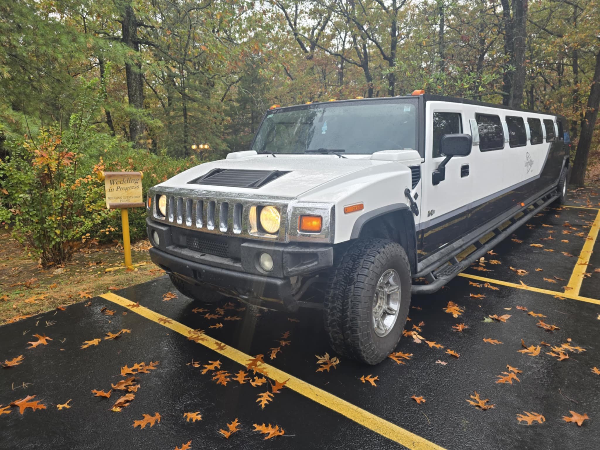 H2 Thunder Hummer Limo Springfield MO - Unique Rides Transportation