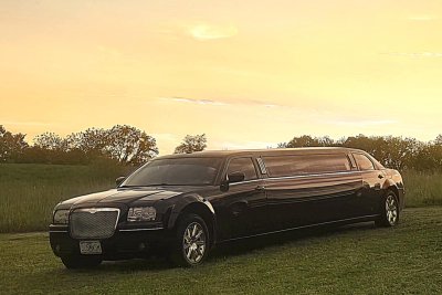 Wedding Limos: A Comprehensive Guide to Choosing the Perfect Limo Service