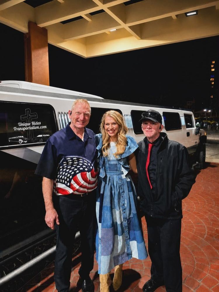American Idol winner Hannah Harper with Kevin and the H2 Thunder Hummer limo - Unique Rides Transportation